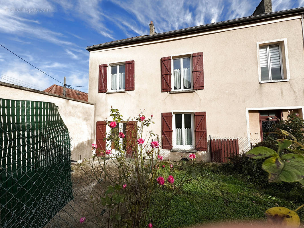 Maison à SURVILLIERS