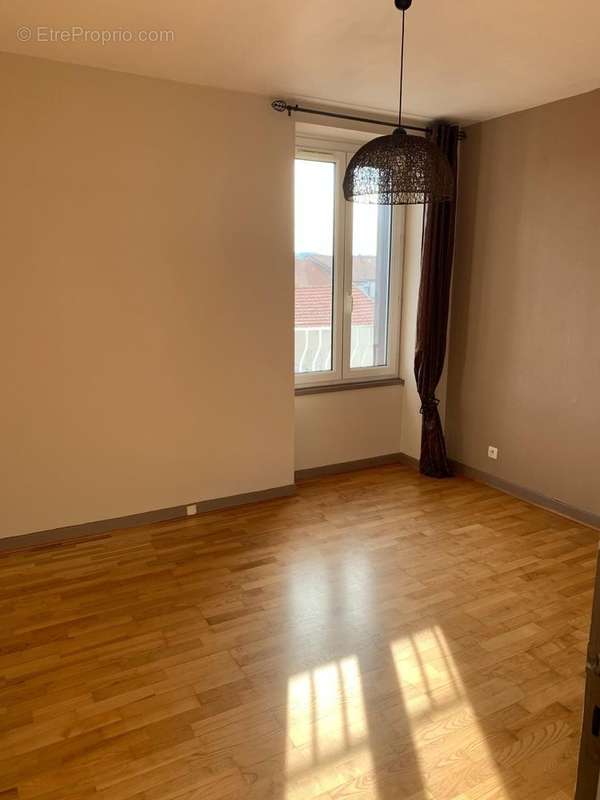 Photo 3 - Appartement à SAINT-JUST-MALMONT