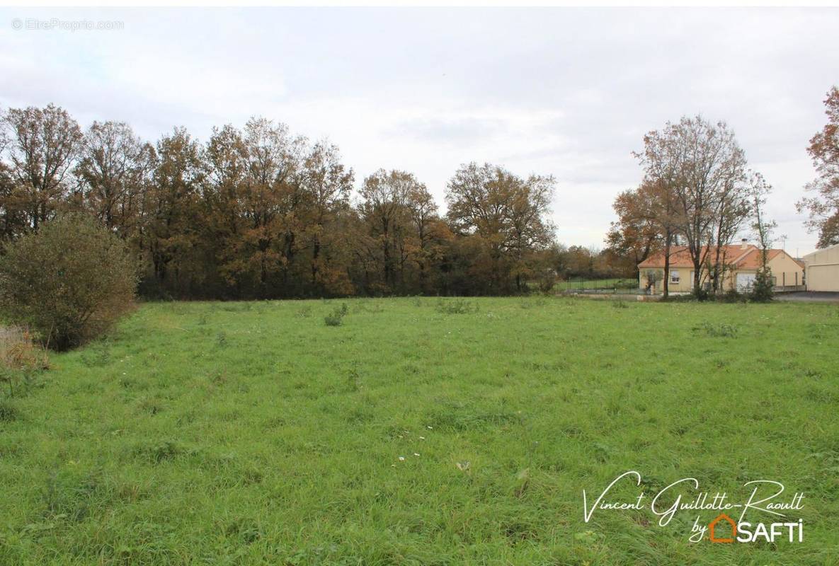 Photo 1 - Terrain à SAINT-ETIENNE-DE-MER-MORTE