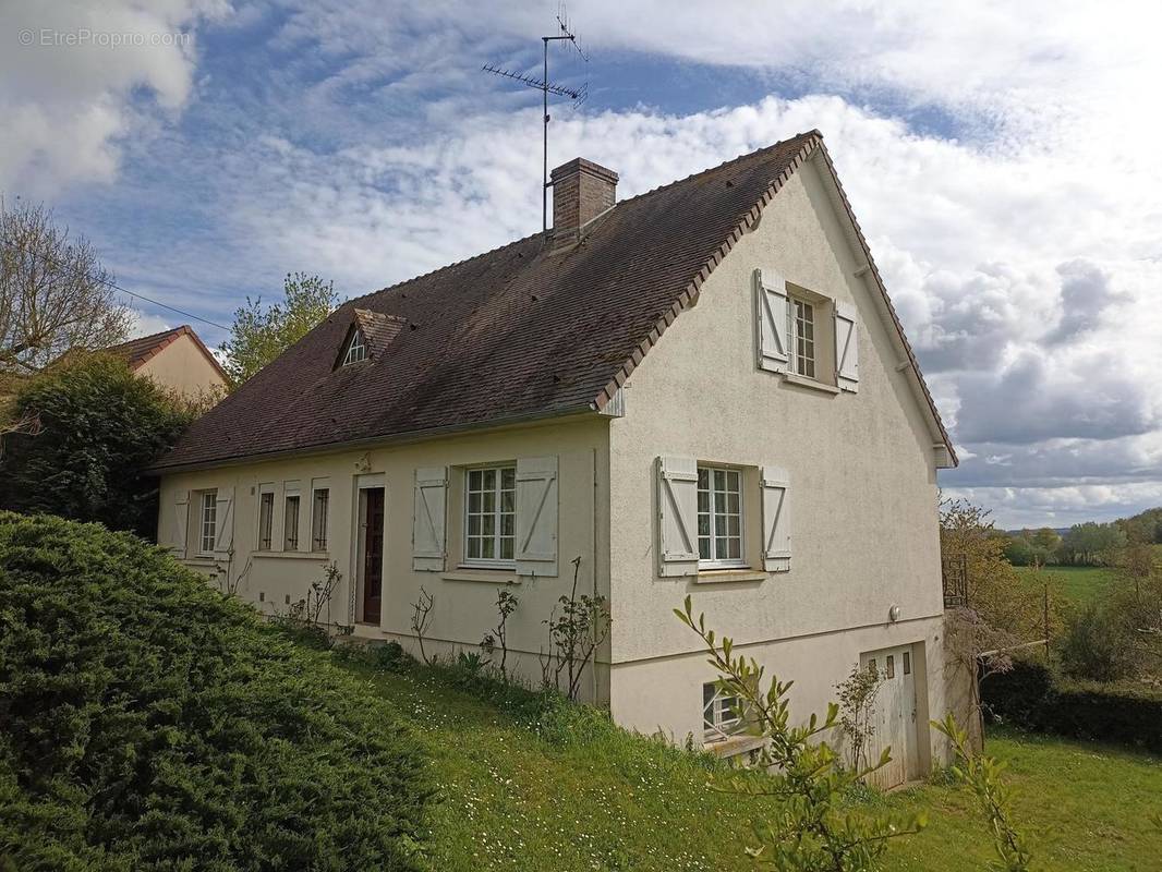 Photo 1 - Maison à TRIZAY-COUTRETOT-SAINT-SERGE