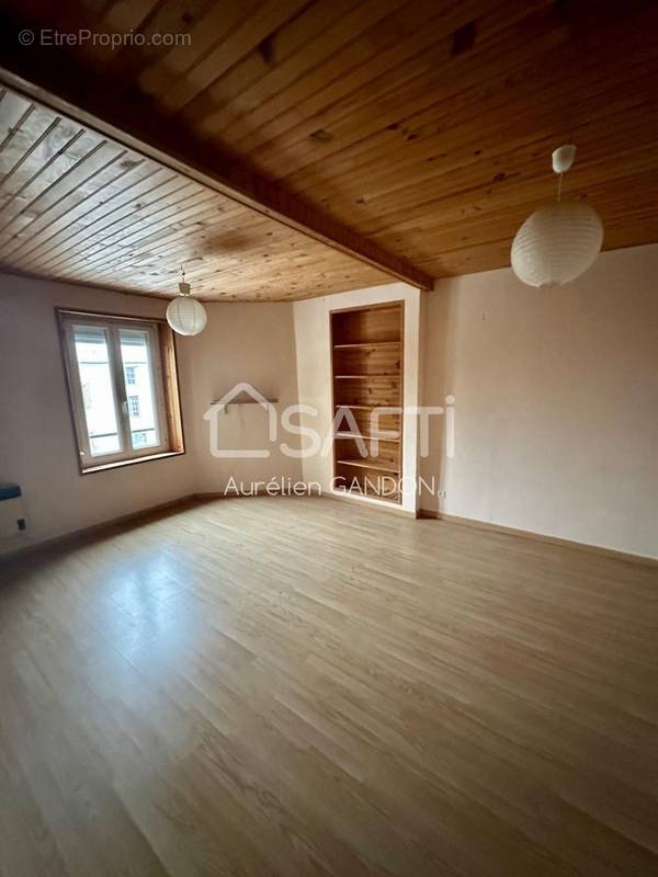 Photo 1 - Appartement à SAINT-JULIEN-DU-SAULT