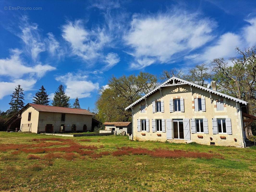 Photo 1 - Maison à ROQUEFORT