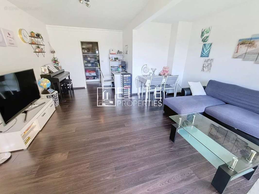 Appartement à VALLAURIS