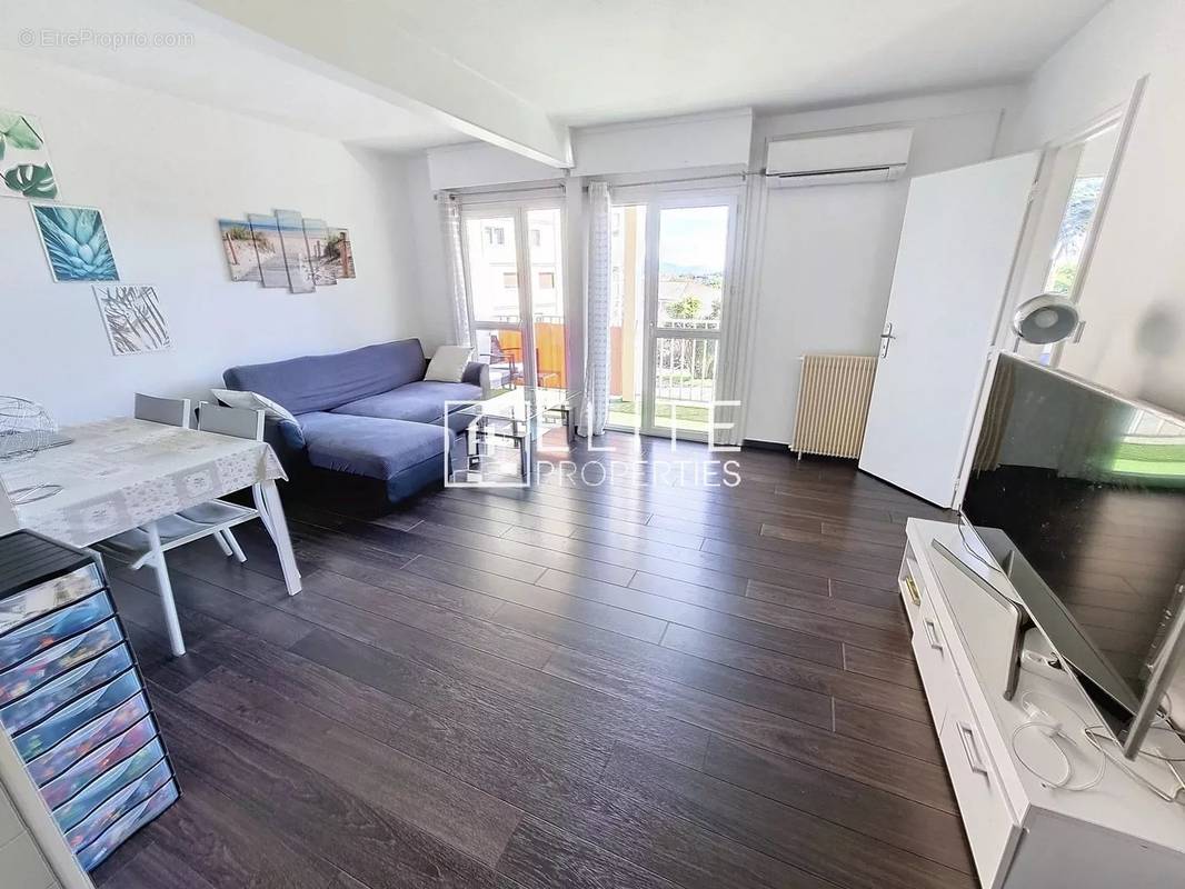 Appartement à VALLAURIS