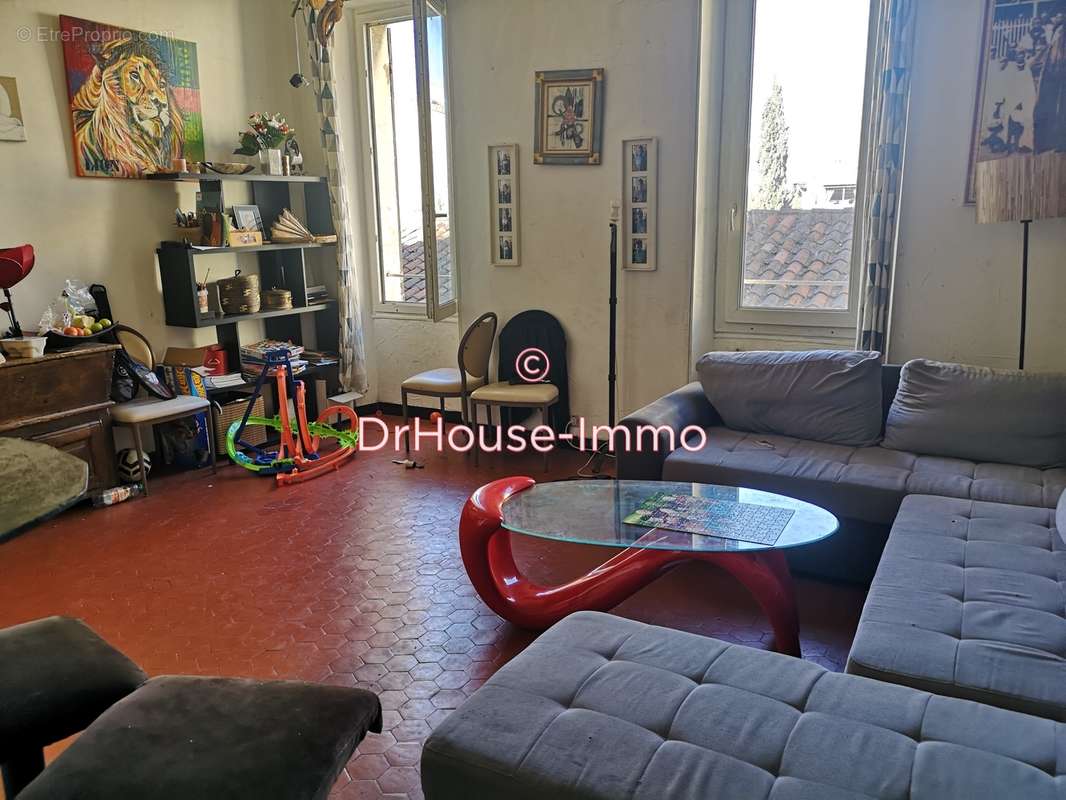 Appartement à MARSEILLE-5E