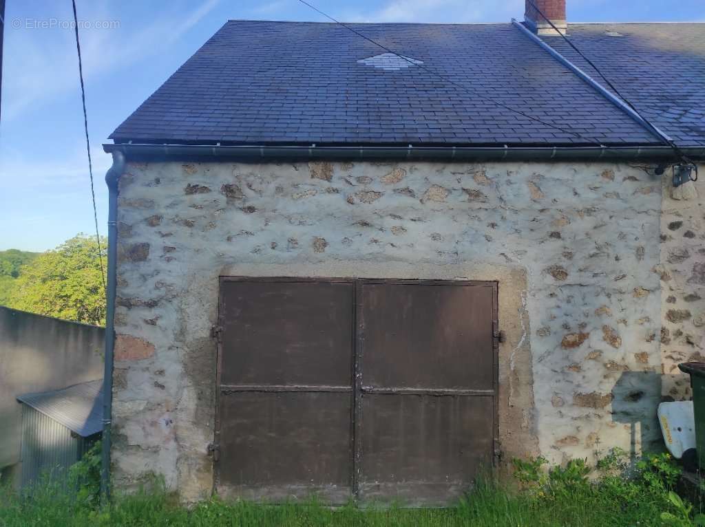 Maison à MONTIGNY-EN-MORVAN