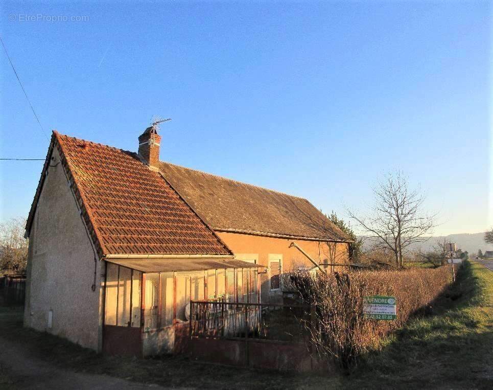 Maison à SAINT-FORGEOT