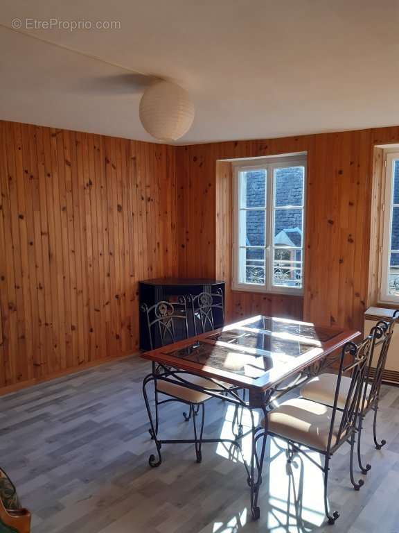 Appartement à CHATEAU-CHINON(VILLE)