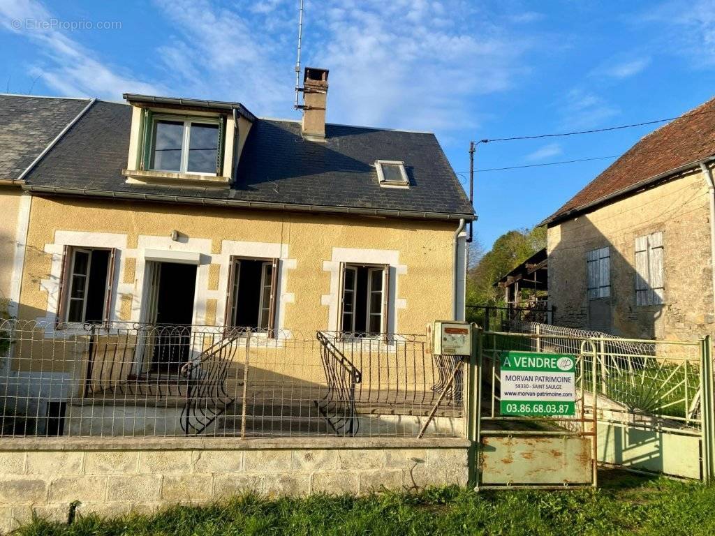 Maison à AUNAY-EN-BAZOIS