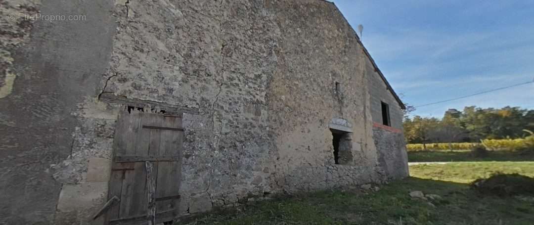 Maison à BELLEBAT