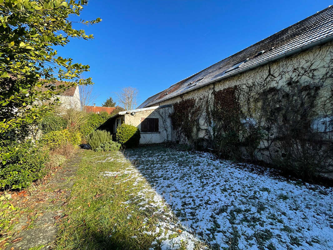 Maison à HOUDAN