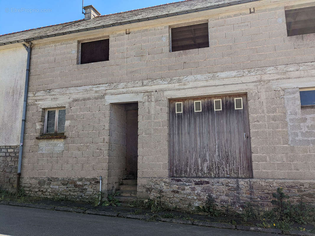 Maison à SAINT-LAURENT-SUR-OUST