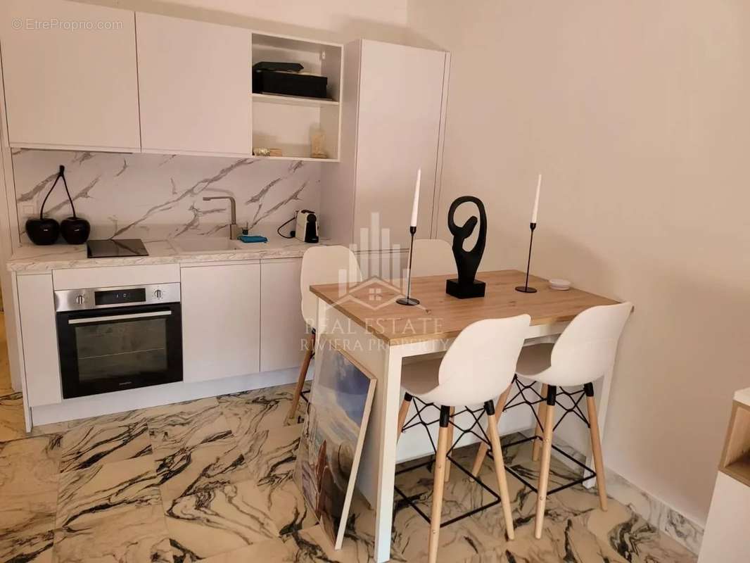 Appartement à ROQUEBRUNE-CAP-MARTIN