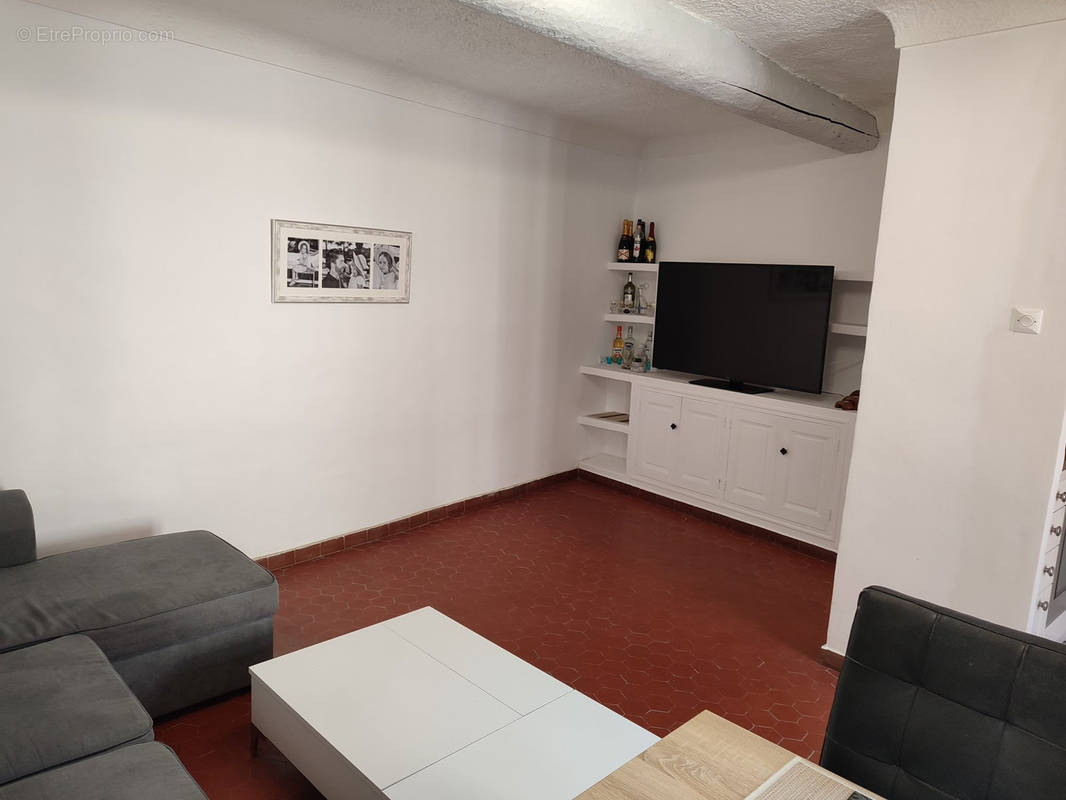 Appartement à ROQUEBRUNE-SUR-ARGENS