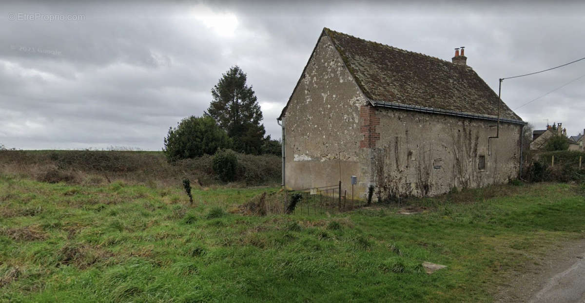 Terrain à MONNAIE