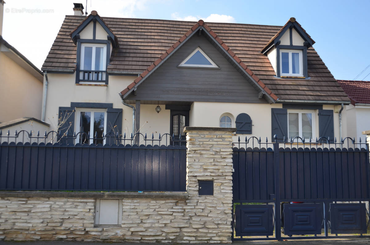 Maison à CHAMPIGNY-SUR-MARNE