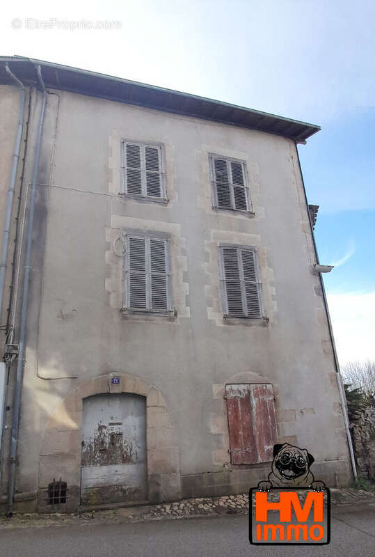 Maison à SAINT-LEONARD-DE-NOBLAT