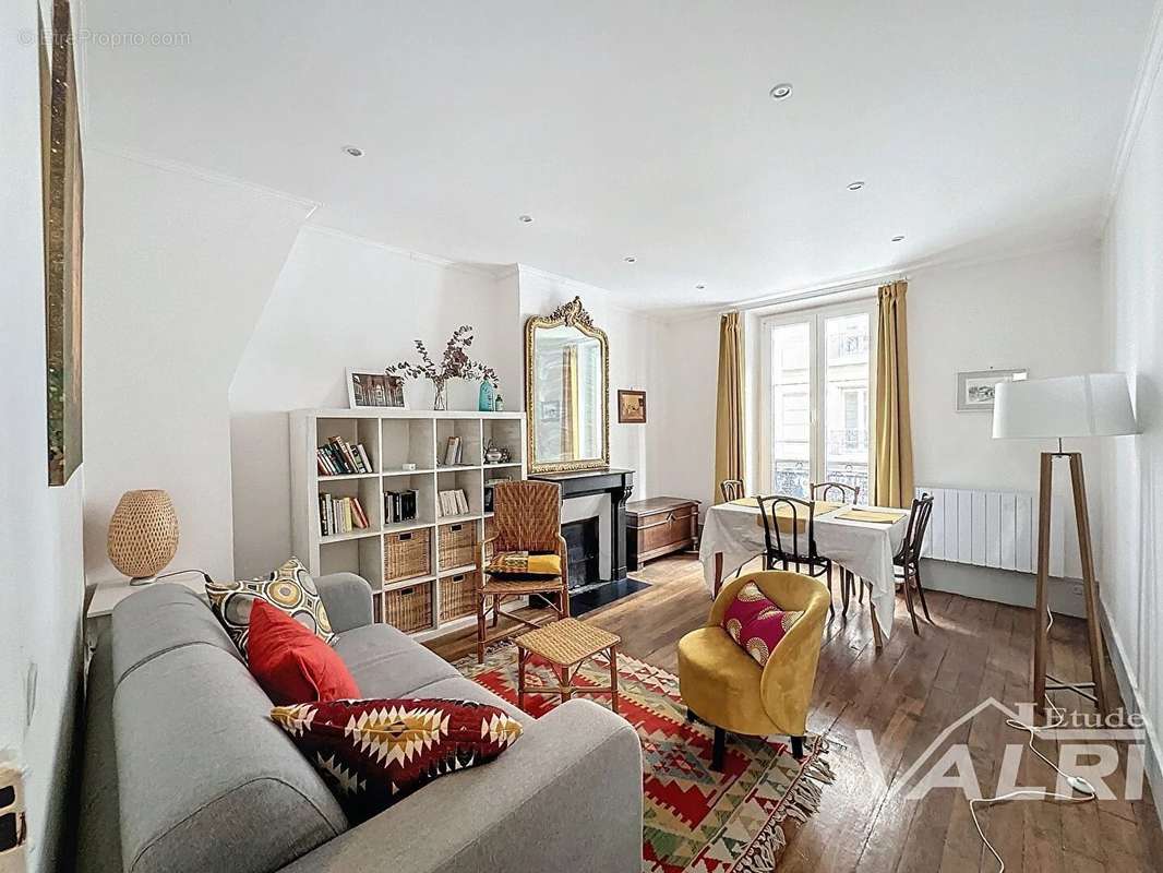 Appartement à PARIS-11E