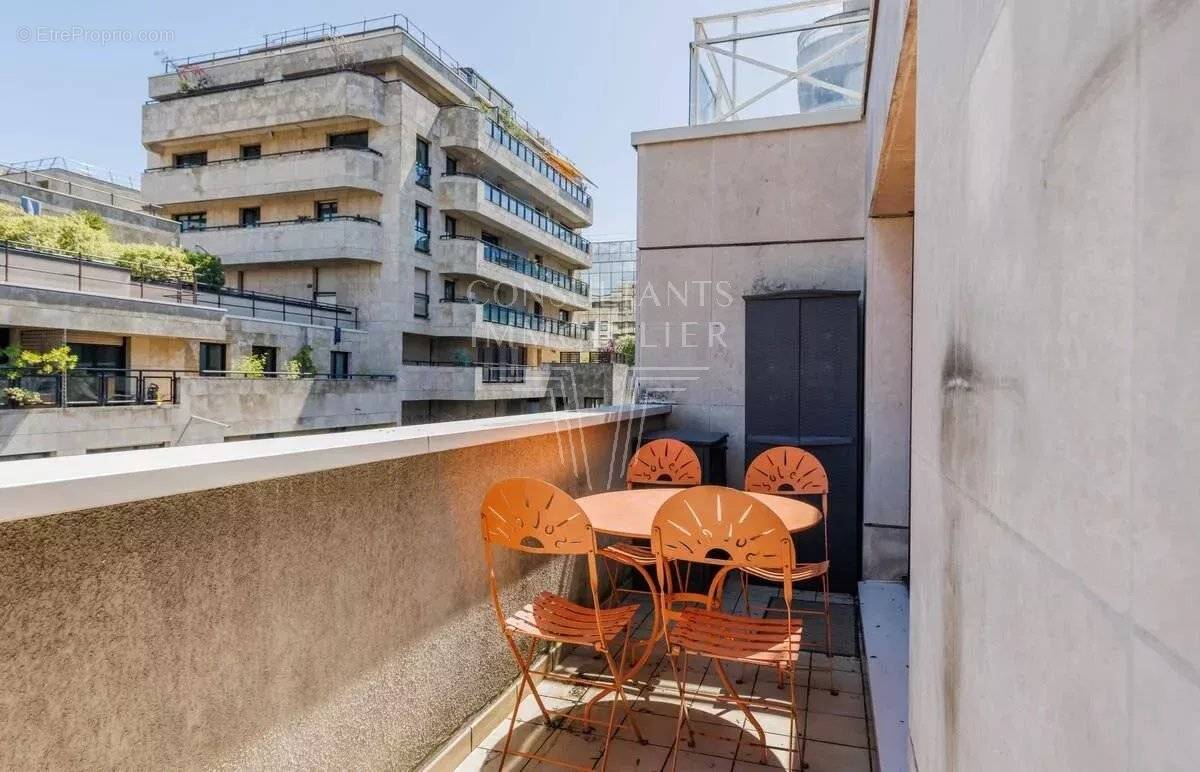 Appartement à LEVALLOIS-PERRET