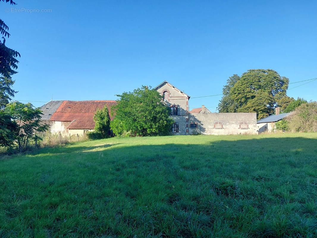 Maison à PLAIMPIED-GIVAUDINS