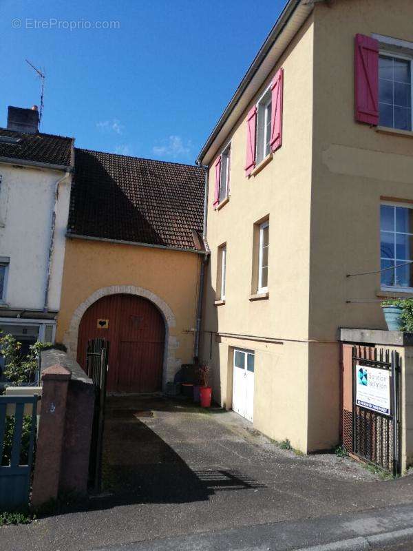 Maison à PORT-SUR-SAONE