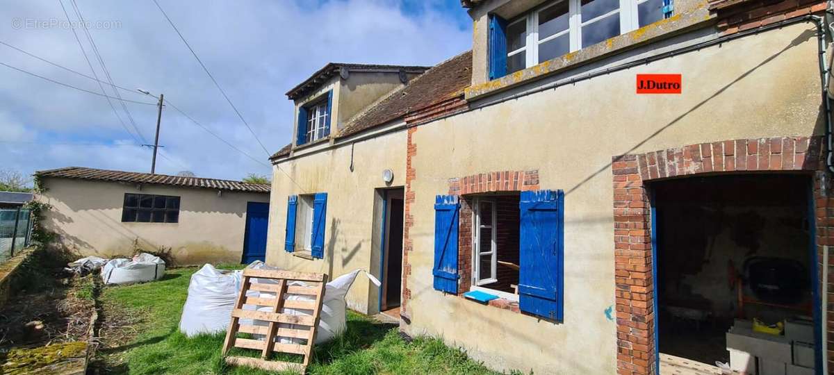 Maison à ESCORPAIN