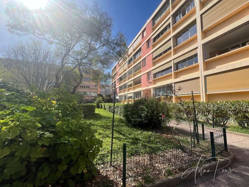 Appartement à HYERES