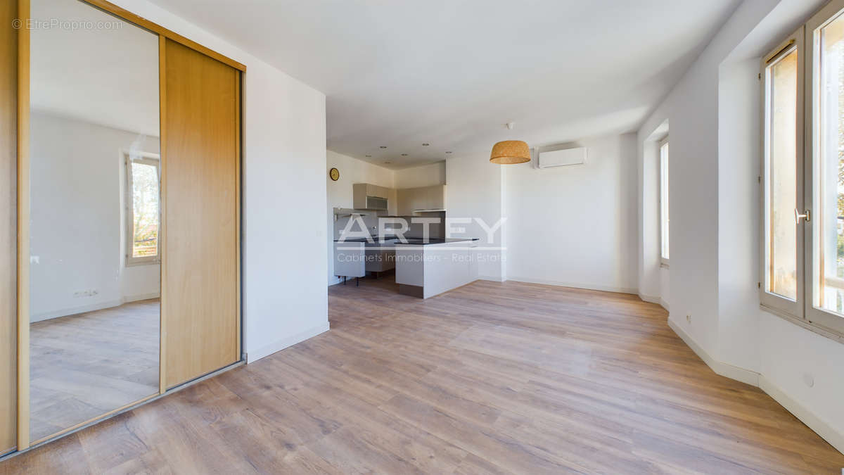 Appartement à HYERES