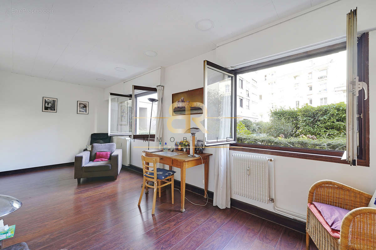 Appartement à PARIS-19E