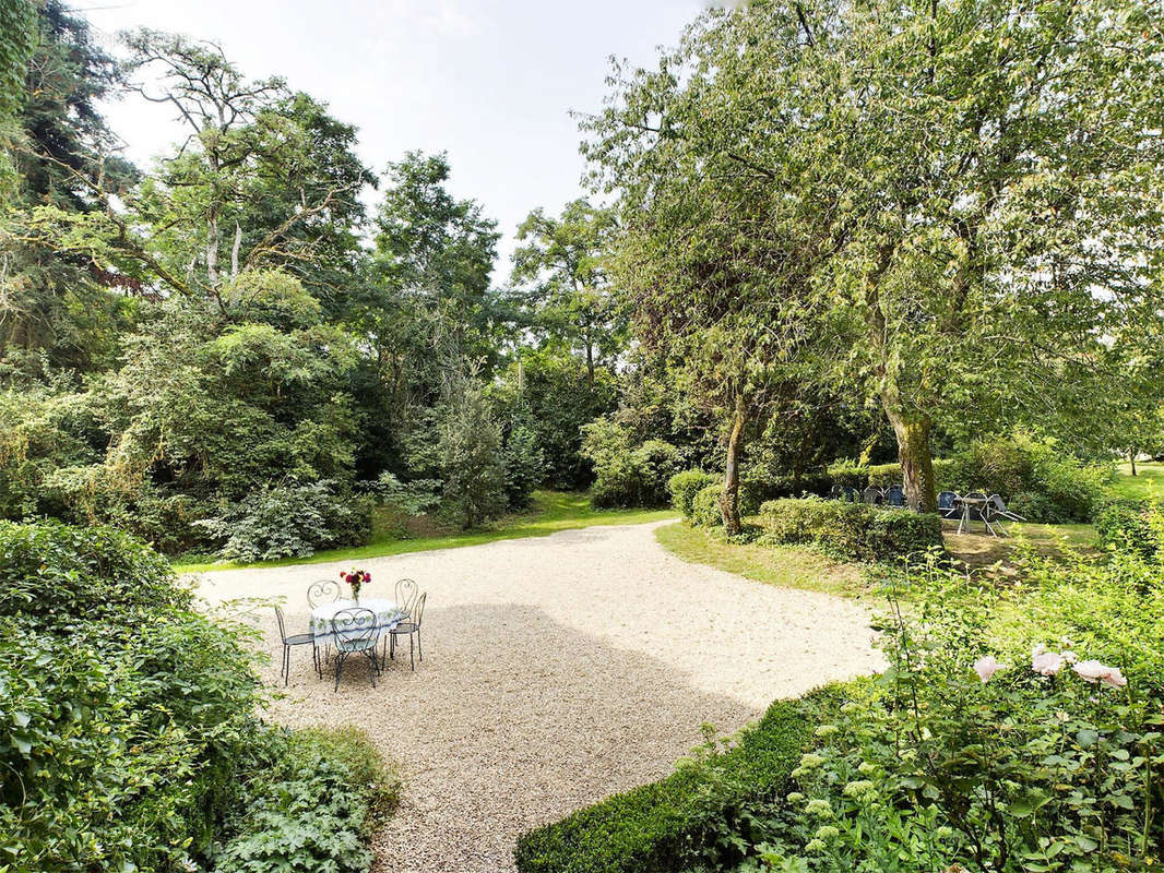 COURTYARD - Maison à LESSAC