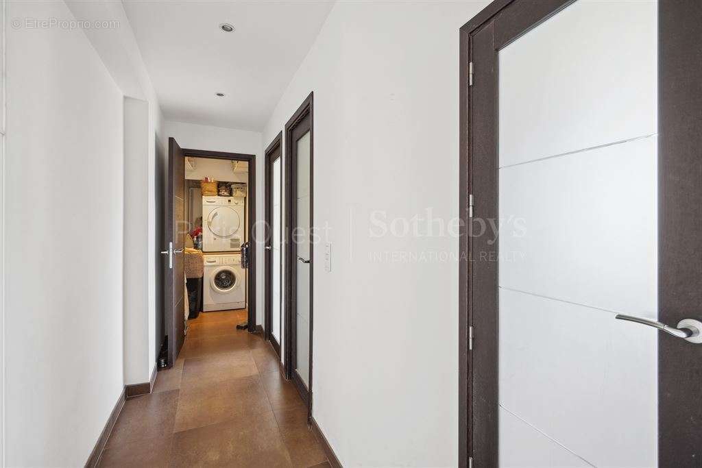 Appartement à COURBEVOIE