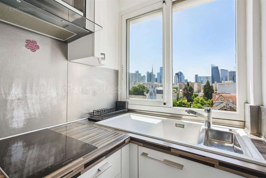 Appartement à COURBEVOIE