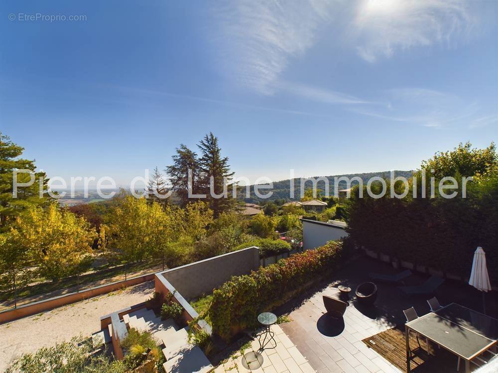 Maison à POLEYMIEUX-AU-MONT-D&#039;OR