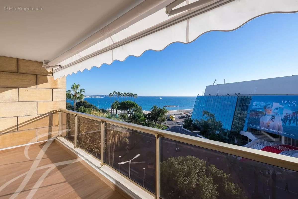 Appartement à CANNES