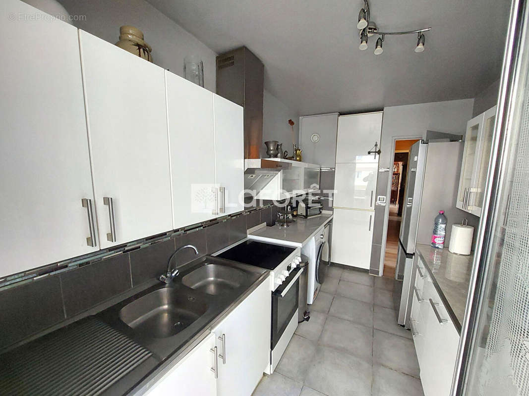 Appartement à PARIS-11E