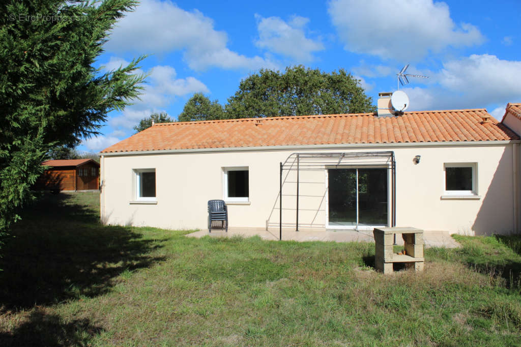 Maison à FROSSAY