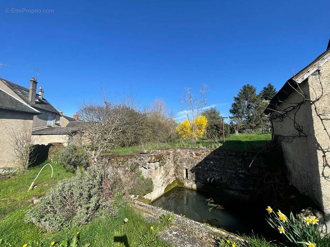 Maison à SAINT-SAULGE