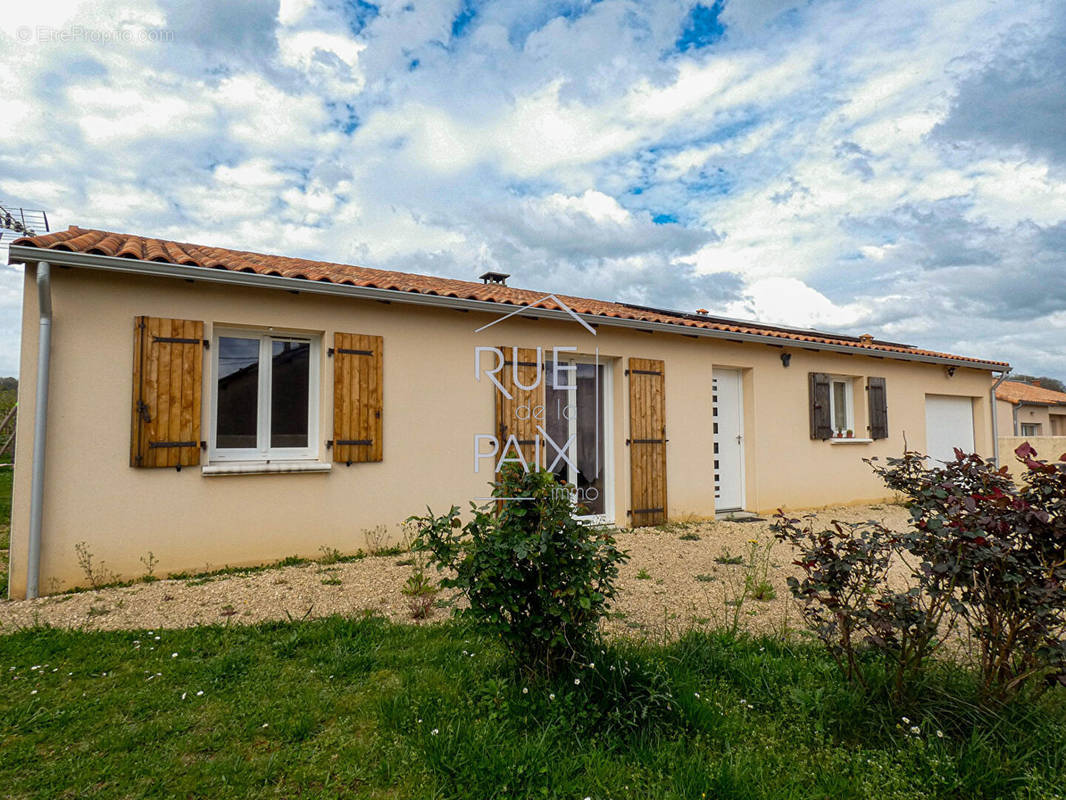 Maison à VENDEUVRE-DU-POITOU