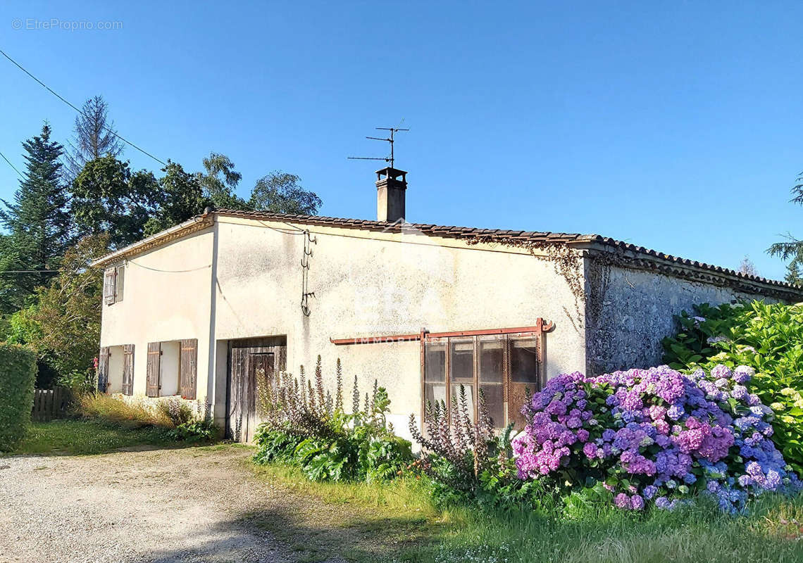 Maison à SAINT-PHILIPPE-DU-SEIGNAL