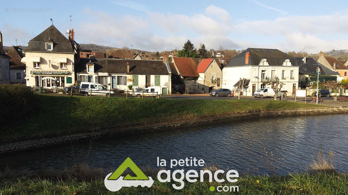 Commerce à MENETREOL-SOUS-SANCERRE