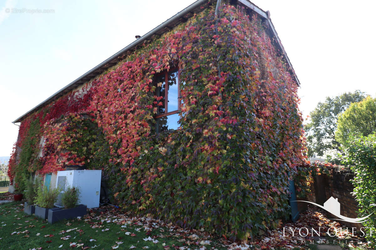 Maison à CHAZAY-D&#039;AZERGUES