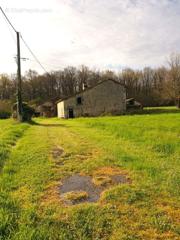 Maison à BLANZAC-PORCHERESSE