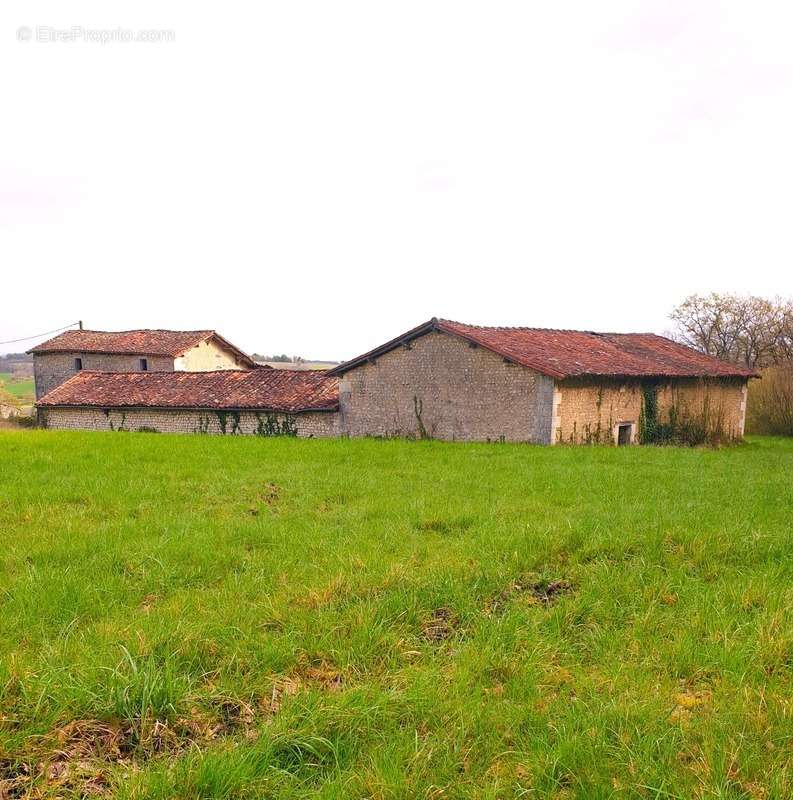 Maison à BLANZAC-PORCHERESSE