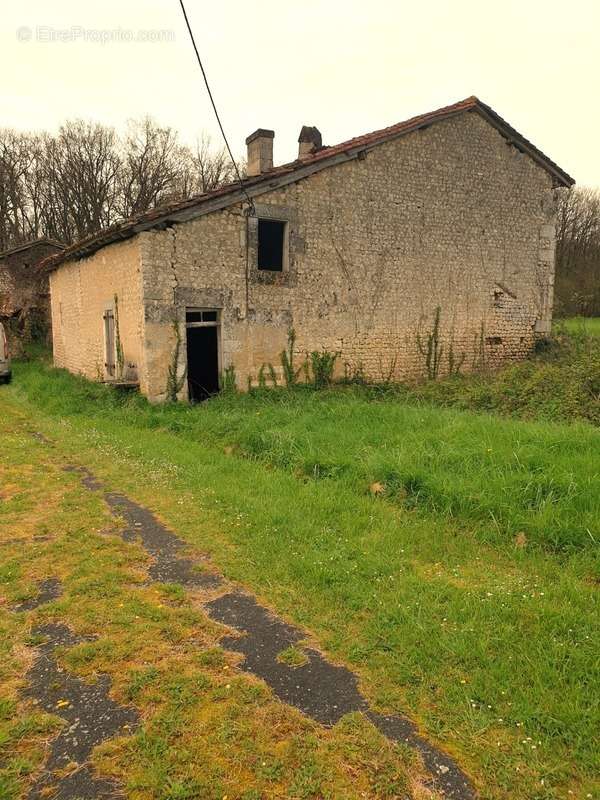 Maison à BLANZAC-PORCHERESSE