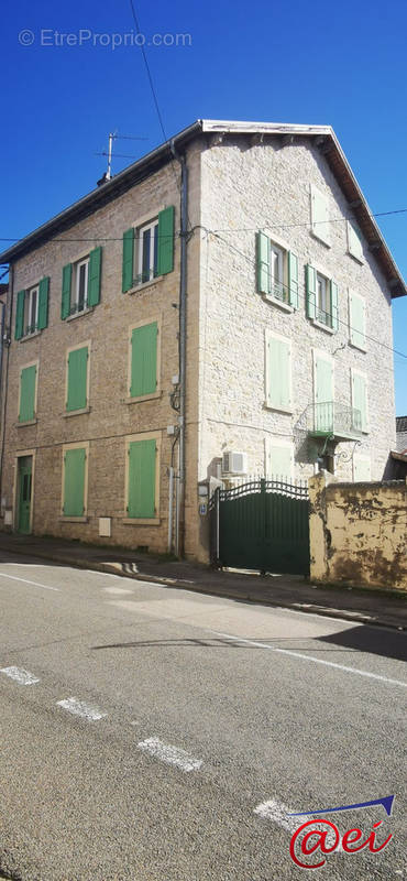 Façade Immeuble - Appartement à AMBERIEU-EN-BUGEY