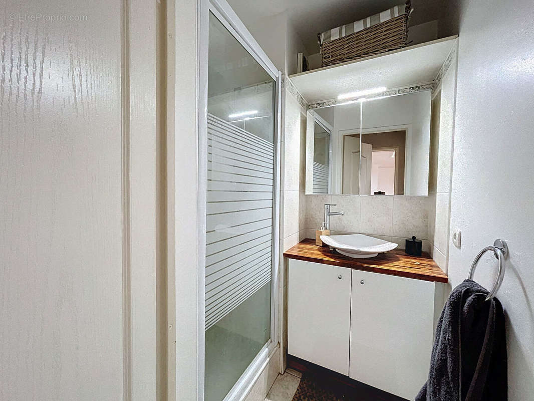 Appartement à COURBEVOIE