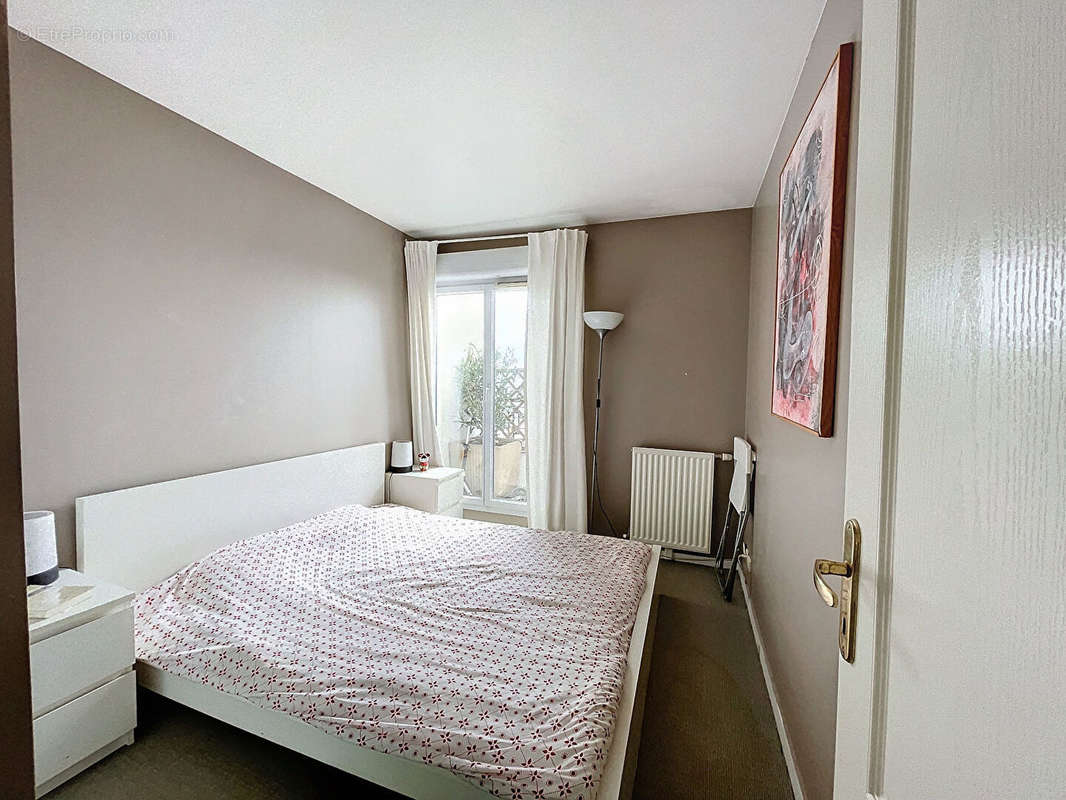 Appartement à COURBEVOIE