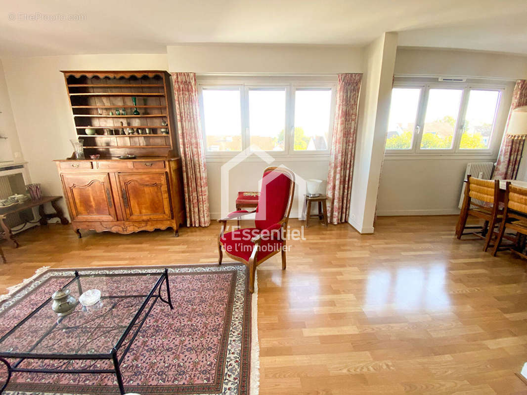 Appartement à VERNEUIL-SUR-SEINE