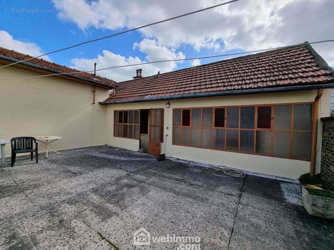 L&#039;étanchéité sera à revoir - Maison à IVRY-SUR-SEINE