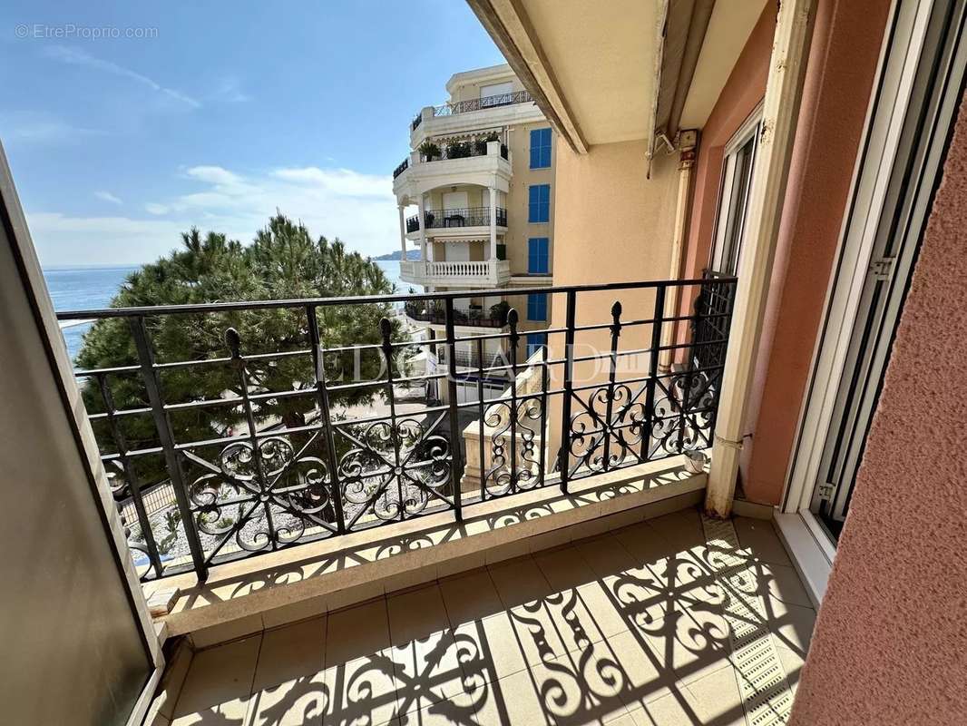 Appartement à MENTON